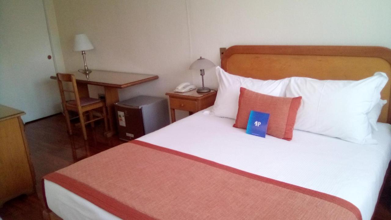 Hotel Presidente Сантяго Екстериор снимка