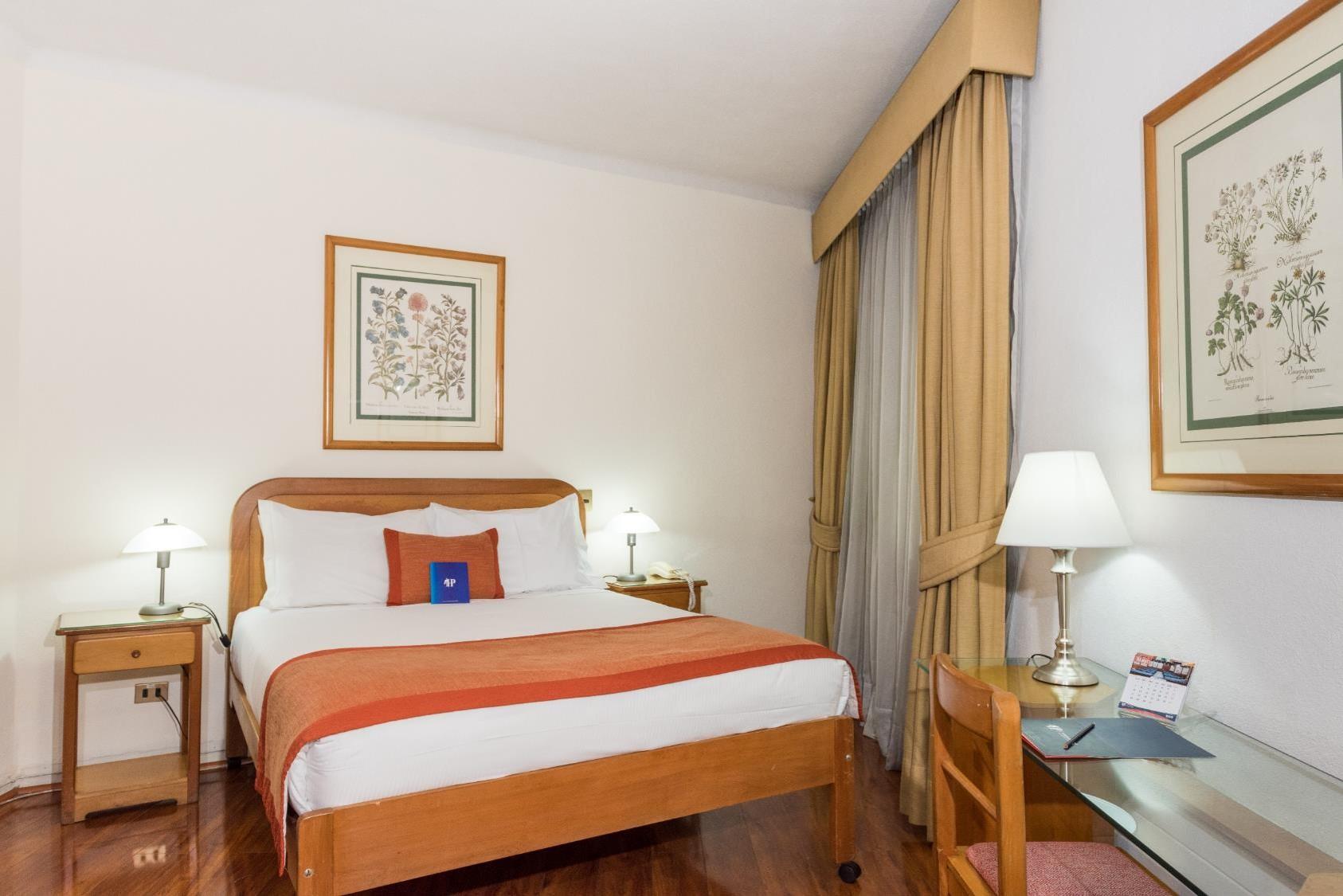 Hotel Presidente Сантяго Екстериор снимка